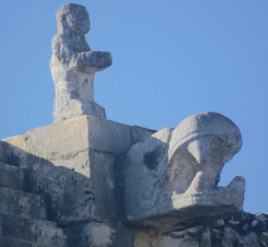 chichenitza statue